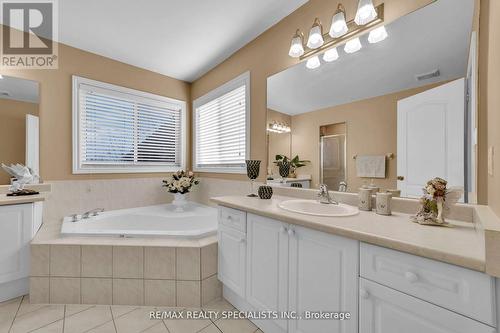 39 Northface Crescent N, Brampton, ON - Indoor Photo Showing Bathroom