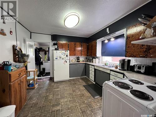 104 2Nd Street E, Meadow Lake, SK - Indoor Photo Showing Kitchen