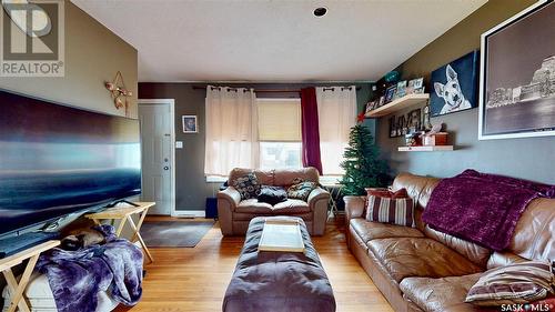 1334 Forget Street, Regina, SK - Indoor Photo Showing Living Room