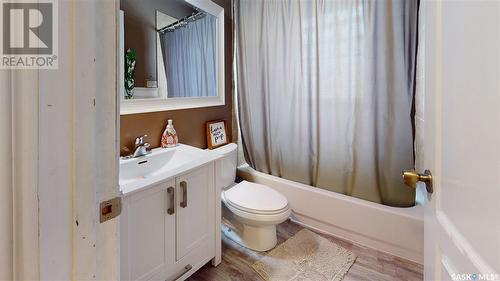 1334 Forget Street, Regina, SK - Indoor Photo Showing Bathroom