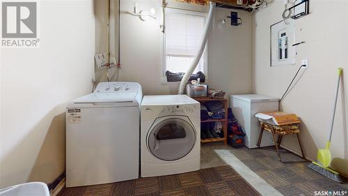 1334 Forget Street, Regina, SK - Indoor Photo Showing Laundry Room