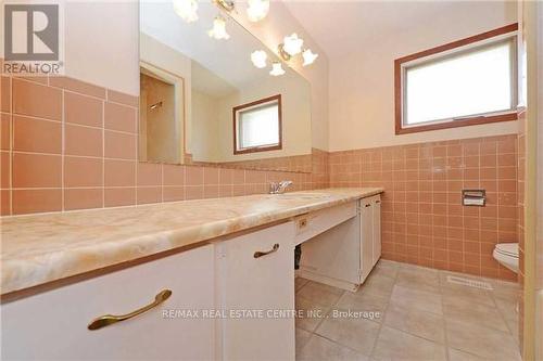 479 Southland Crescent, Oakville, ON - Indoor Photo Showing Bathroom