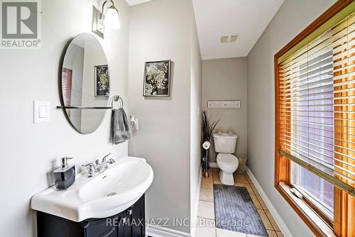 100 Snowridge Court, Oshawa, ON - Indoor Photo Showing Bathroom