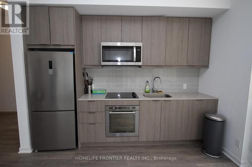 315 - 38 Forest Manor Road, Toronto, ON - Indoor Photo Showing Kitchen