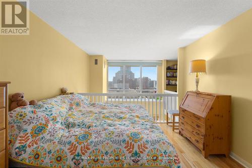812 - 119 Merton Street, Toronto, ON - Indoor Photo Showing Bedroom