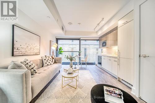 513 - 403 Church Street, Toronto, ON - Indoor Photo Showing Living Room