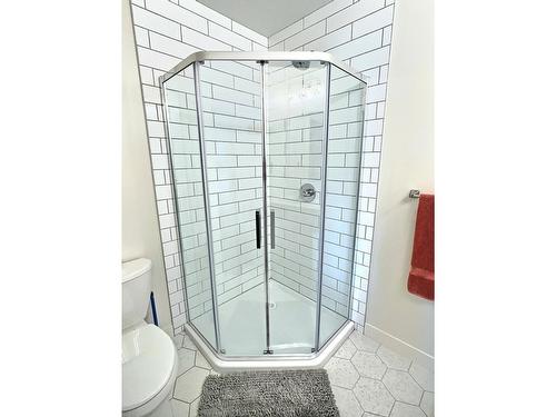 7 - 1512 Granite Drive, Golden, BC - Indoor Photo Showing Bathroom