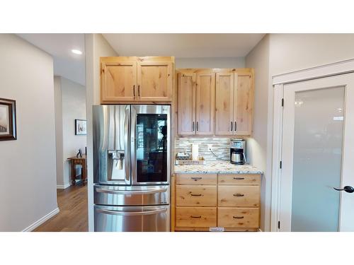 2976 Eagle Ridge Point N, Cranbrook, BC - Indoor Photo Showing Kitchen