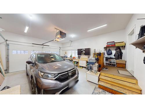 2976 Eagle Ridge Point N, Cranbrook, BC - Indoor Photo Showing Garage