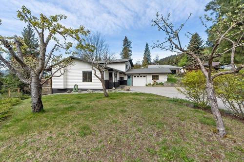 3838 Woodcrest Road, Nelson, BC - Outdoor