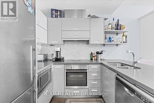 2309 - 90 Park Lawn Road, Toronto, ON - Indoor Photo Showing Kitchen With Double Sink With Upgraded Kitchen