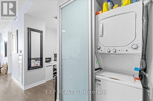 2309 - 90 Park Lawn Road, Toronto, ON - Indoor Photo Showing Laundry Room