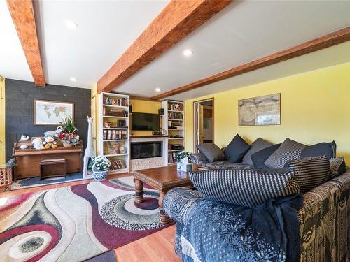 2363 Forest Drive, Blind Bay, BC - Indoor Photo Showing Living Room With Fireplace