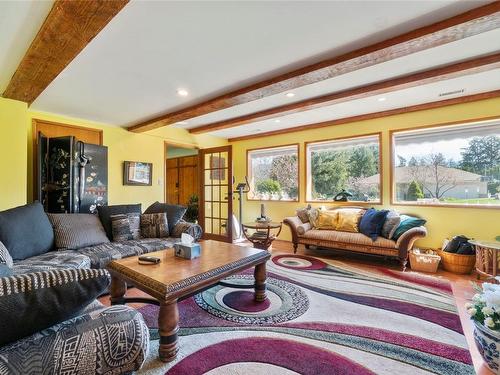 2363 Forest Drive, Blind Bay, BC - Indoor Photo Showing Living Room