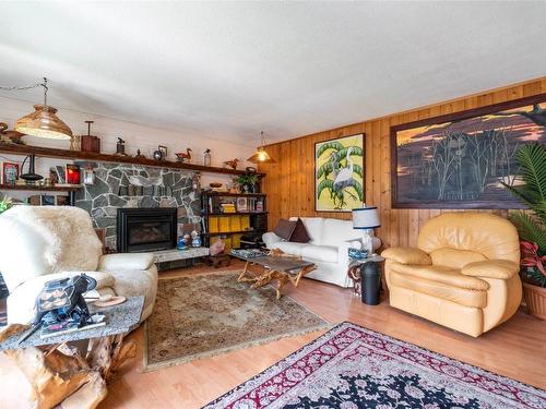 2363 Forest Drive, Blind Bay, BC - Indoor Photo Showing Living Room With Fireplace