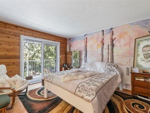 2363 Forest Drive, Blind Bay, BC - Indoor Photo Showing Bedroom