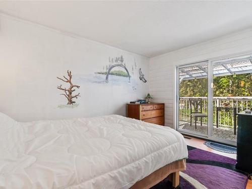 2363 Forest Drive, Blind Bay, BC - Indoor Photo Showing Bedroom