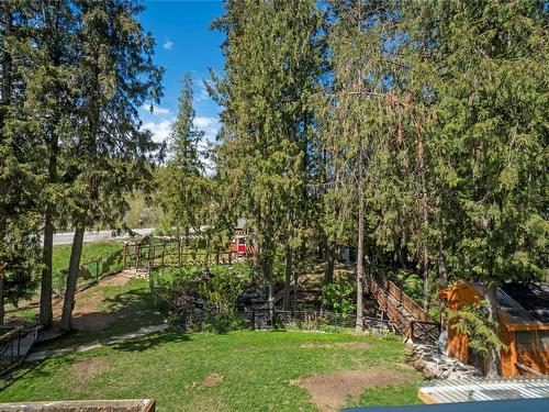 2363 Forest Drive, Blind Bay, BC - Outdoor