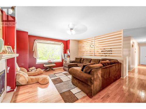 2353 Shannon Woods Drive, West Kelowna, BC - Indoor Photo Showing Living Room With Fireplace