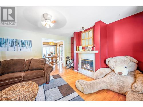 2353 Shannon Woods Drive, West Kelowna, BC - Indoor Photo Showing Living Room With Fireplace