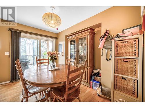 2353 Shannon Woods Drive, West Kelowna, BC - Indoor Photo Showing Dining Room