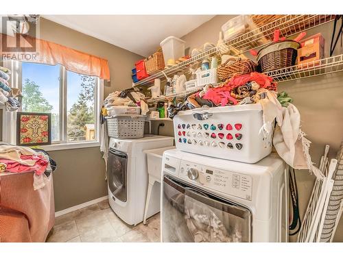 2353 Shannon Woods Drive, West Kelowna, BC - Indoor Photo Showing Laundry Room