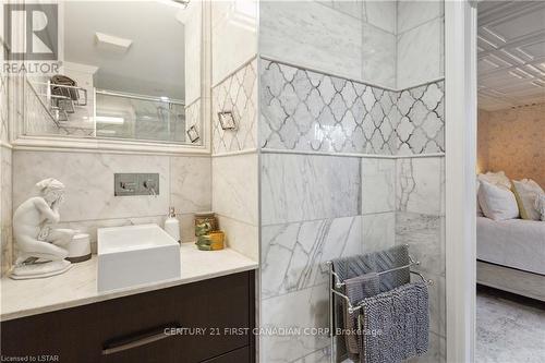484 Westmount Drive, London, ON - Indoor Photo Showing Bathroom