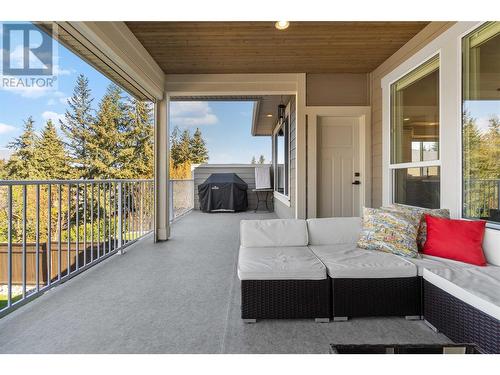 1121 24 Street Se, Salmon Arm, BC - Outdoor With Exterior