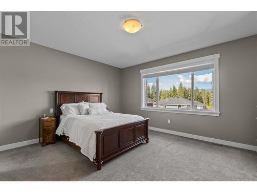 1121 24 Street Se, Salmon Arm, BC - Indoor Photo Showing Bedroom