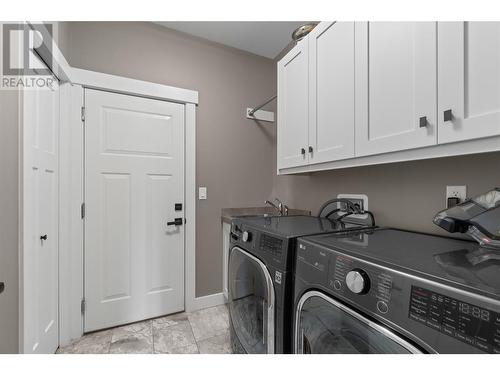 1121 24 Street Se, Salmon Arm, BC - Indoor Photo Showing Laundry Room