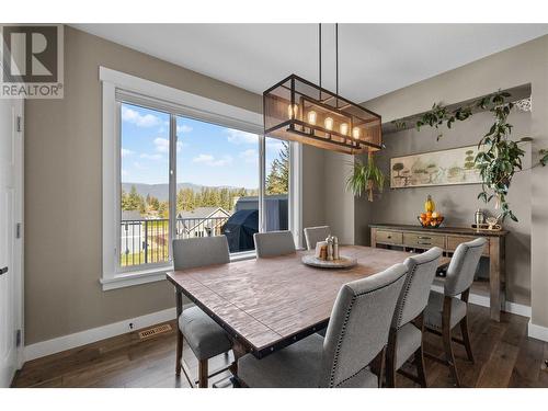 1121 24 Street Se, Salmon Arm, BC - Indoor Photo Showing Dining Room