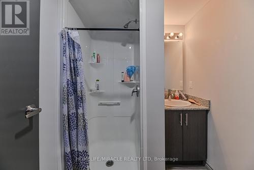 B507 - 275 Larch Street N, Waterloo, ON - Indoor Photo Showing Bathroom