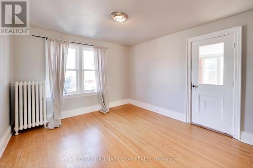 76 Toronto Street, Barrie, ON - Indoor Photo Showing Other Room