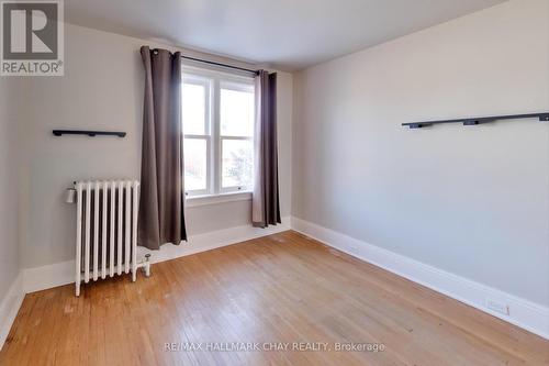 76 Toronto Street, Barrie, ON - Indoor Photo Showing Other Room