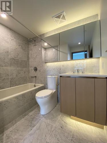 2805 - 95 Mcmahon Drive, Toronto, ON - Indoor Photo Showing Bathroom