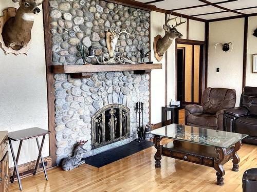 Autre - 936  - 938 Route 148, Lochaber-Partie-Ouest, QC - Indoor Photo Showing Living Room With Fireplace