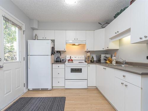2453 Whitehorn Pl, Langford, BC - Indoor Photo Showing Kitchen With Double Sink