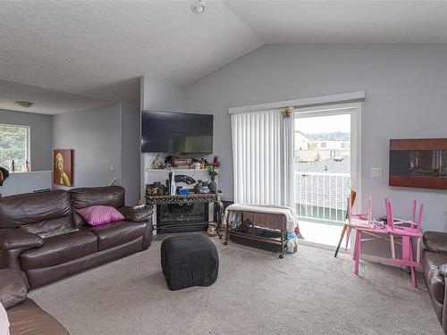 2453 Whitehorn Pl, Langford, BC - Indoor Photo Showing Living Room