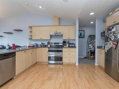 2453 Whitehorn Pl, Langford, BC - Indoor Photo Showing Kitchen