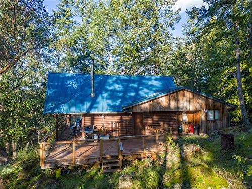 3701 Starboard Cres, Pender Island, BC - Outdoor
