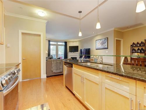 203-769 Arncote Ave, Langford, BC - Indoor Photo Showing Kitchen