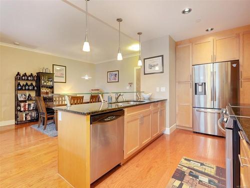 203-769 Arncote Ave, Langford, BC - Indoor Photo Showing Kitchen