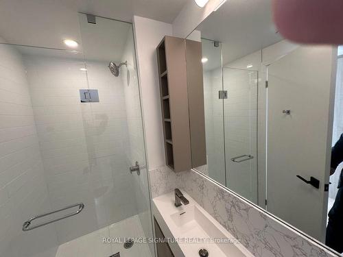 1115-319 Jarvis St, Toronto, ON - Indoor Photo Showing Bathroom