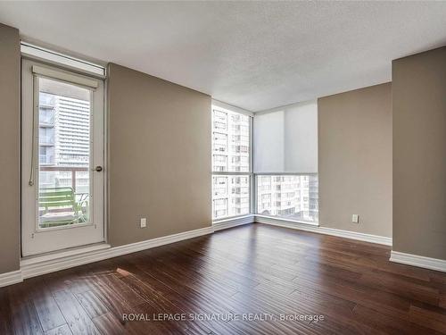 1010-736 Bay St, Toronto, ON - Indoor Photo Showing Other Room
