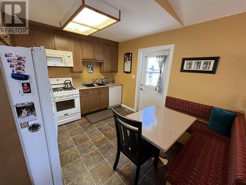 5504 Churchill Avenue, Fort Nelson, BC - Indoor Photo Showing Kitchen