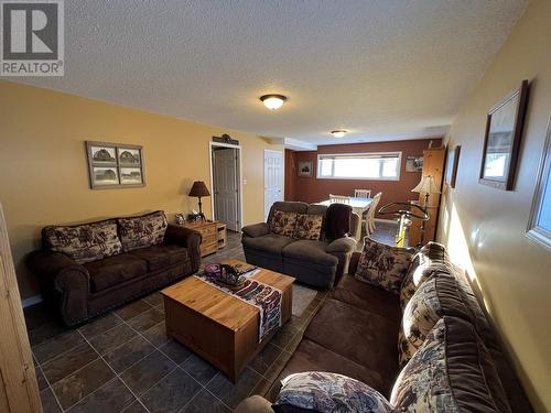 5504 Churchill Avenue, Fort Nelson, BC - Indoor Photo Showing Living Room