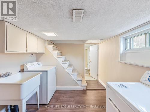 75 Denne Boulevard, Newmarket, ON - Indoor Photo Showing Laundry Room