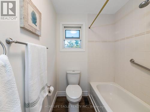 75 Denne Boulevard, Newmarket, ON - Indoor Photo Showing Bathroom