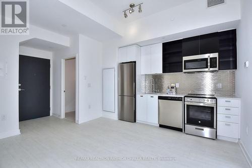 Th6 - 10 De Boers Drive, Toronto W05, ON - Indoor Photo Showing Kitchen