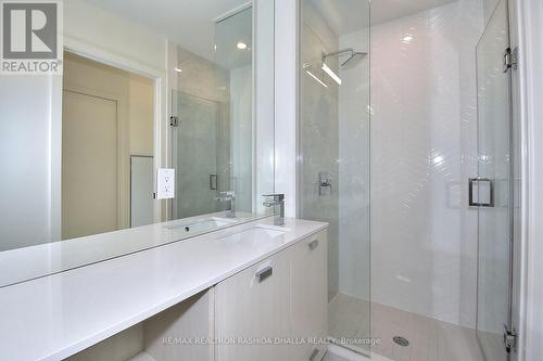 Th6 - 10 De Boers Drive, Toronto W05, ON - Indoor Photo Showing Bathroom